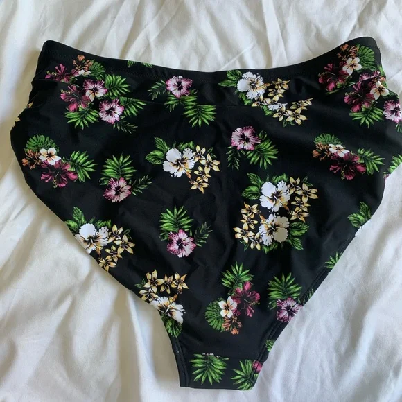 Hot topic bikini bottom size large - Picture 3 of 3